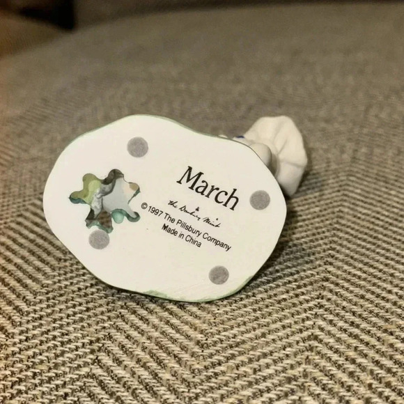 VTG 1997 Danbury Mint/Pillsbury Doughboy
Collection Ceramic Figurine MARCH - Picture 6 of 6